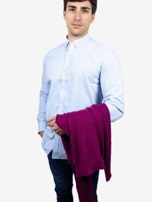 Camisa celeste de topitos