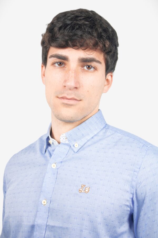 Camisa estampada celeste - Imagen 2
