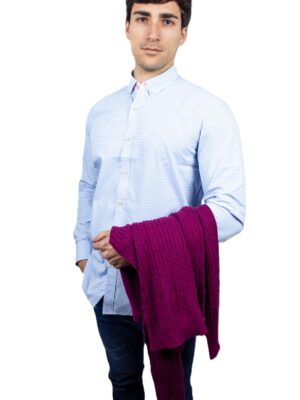 Camisa celeste de topitos