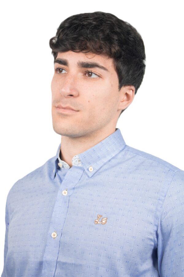 Camisa estampada celeste - Imagen 3